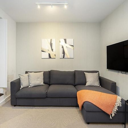 Whome Lisbon'S Best Kept Secret: 2-Bed W/Ac & Patio ภายนอก รูปภาพ