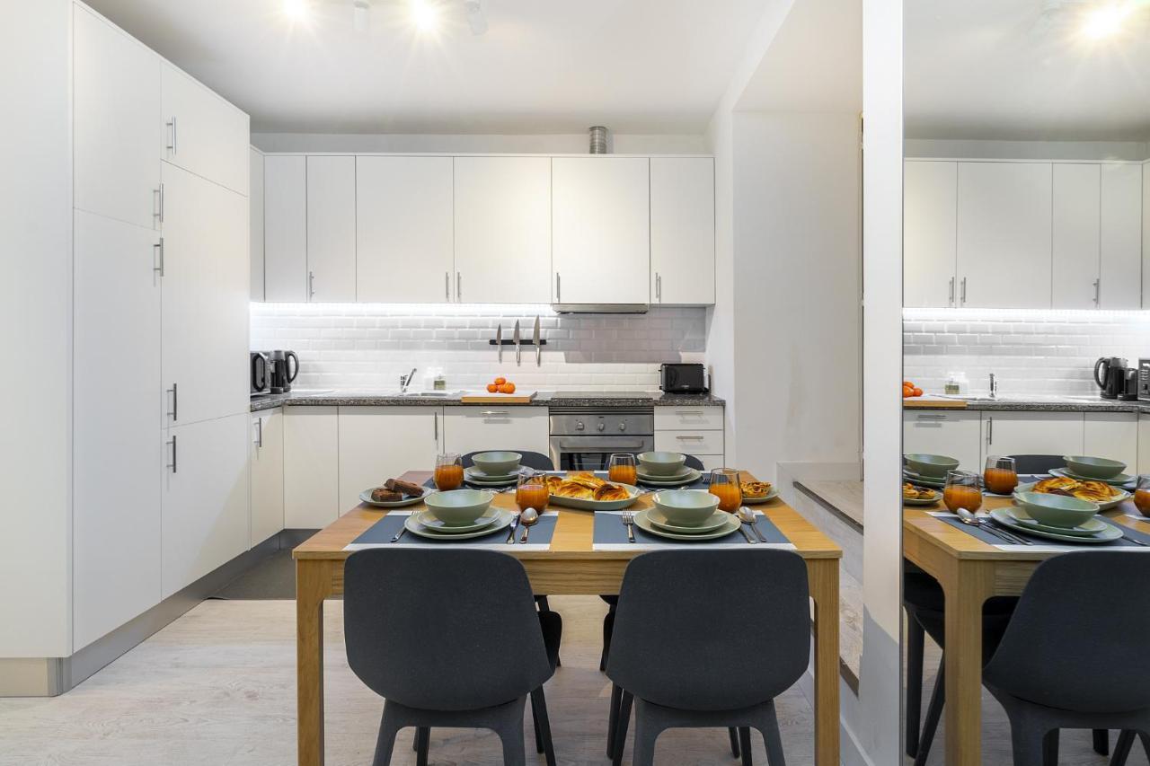 Whome Lisbon'S Best Kept Secret: 2-Bed W/Ac & Patio ภายนอก รูปภาพ