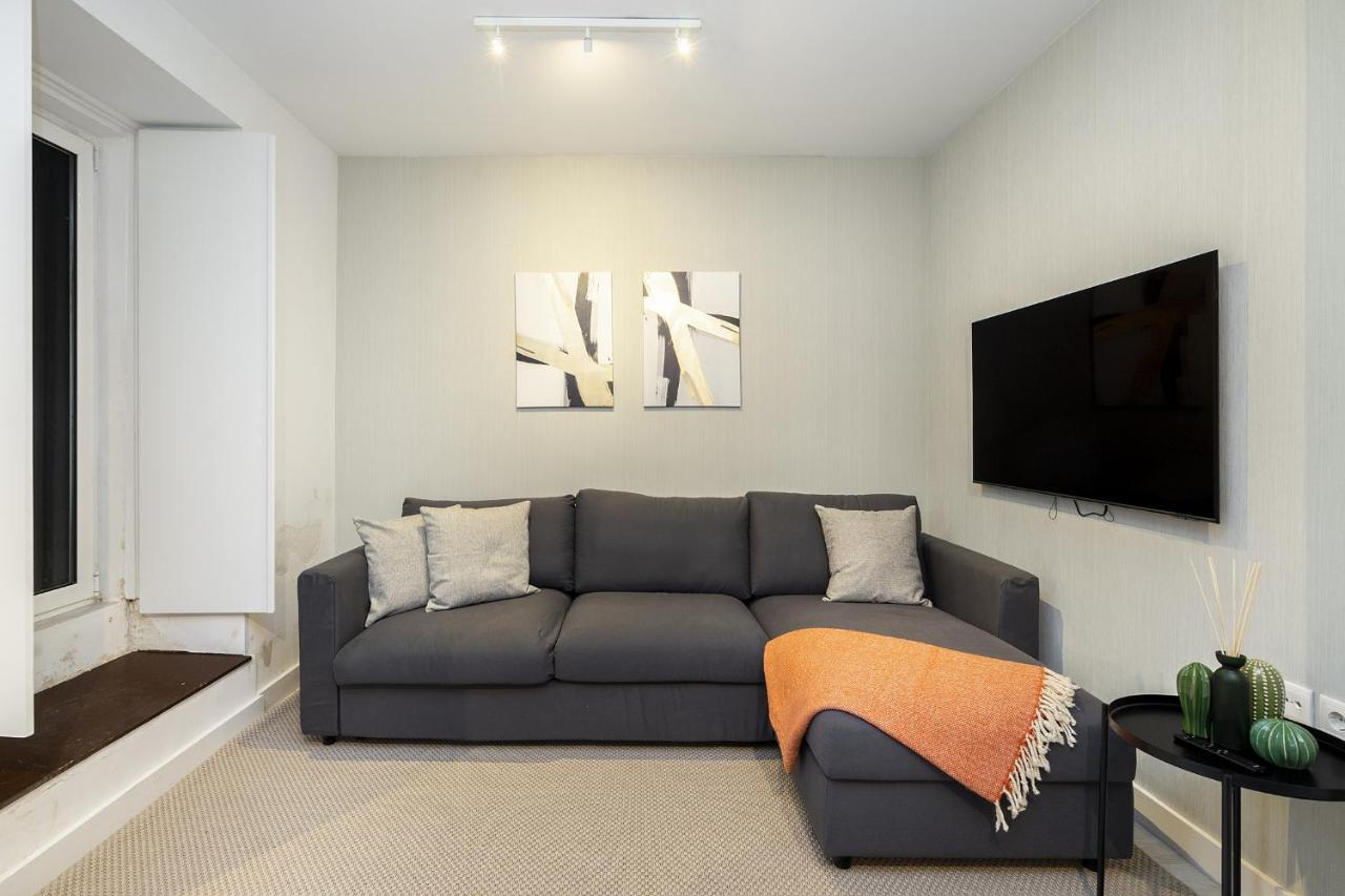 Whome Lisbon'S Best Kept Secret: 2-Bed W/Ac & Patio ภายนอก รูปภาพ