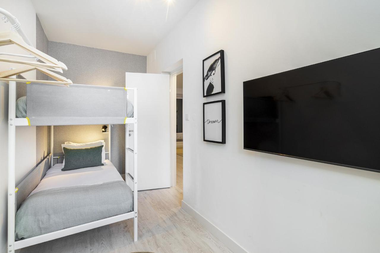Whome Lisbon'S Best Kept Secret: 2-Bed W/Ac & Patio ภายนอก รูปภาพ