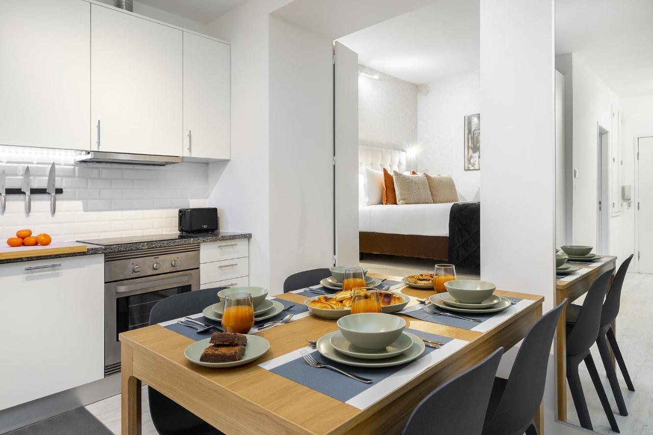 Whome Lisbon'S Best Kept Secret: 2-Bed W/Ac & Patio ภายนอก รูปภาพ