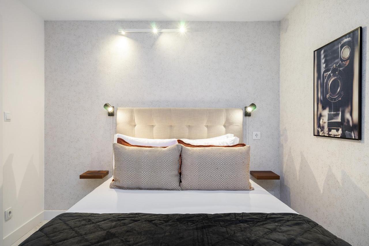 Whome Lisbon'S Best Kept Secret: 2-Bed W/Ac & Patio ภายนอก รูปภาพ